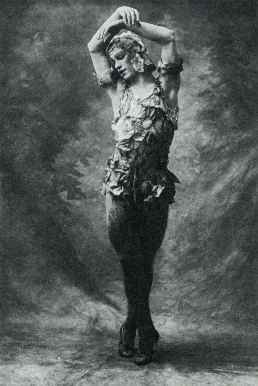 Ο χορευτής Βάτσλαφ Νιζίνσκυ [Vaslav Nijinsky] στο μπαλέτο&nbsp;Le Spectre de la rose&nbsp;[Το πνεύμα του ρόδου] (1911), σε σκηνικά και κοστούμια του Léon Bakst [Λεόν Μπακστ], όπως παρουσιάστηκε στο Royal Opera House του Λονδίνου. Η εμβληματική αυτή σόλο σύνθεση των Ballets Russes ανέδειξε την περίφημη αιωρούμενη τεχνική άλματος του Νιζίνσκυ.