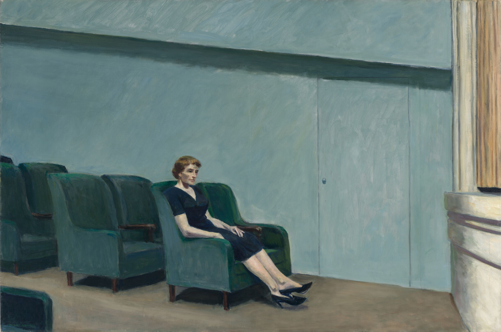 Edward Hopper [Έντουαρντ Χόππερ], Intermission [Διάλειμμα] (1963, ιδιωτική συλλογή / SFMOMA). Μια μόνη γυναικεία μορφή κάθεται στην άκρη μιας σειράς καθισμάτων, σε άδεια αίθουσα κατά το διάλειμμα της παράστασης. Ο Hopper απομονώνει τον νεκρό αυτόν χρόνο ως αυτοτελή στιγμή στοχασμού και αστικής μοναξιάς, μετατρέποντας το διάλειμμα σε αυτόνομο θέμα εικαστικής περισυλλογής.