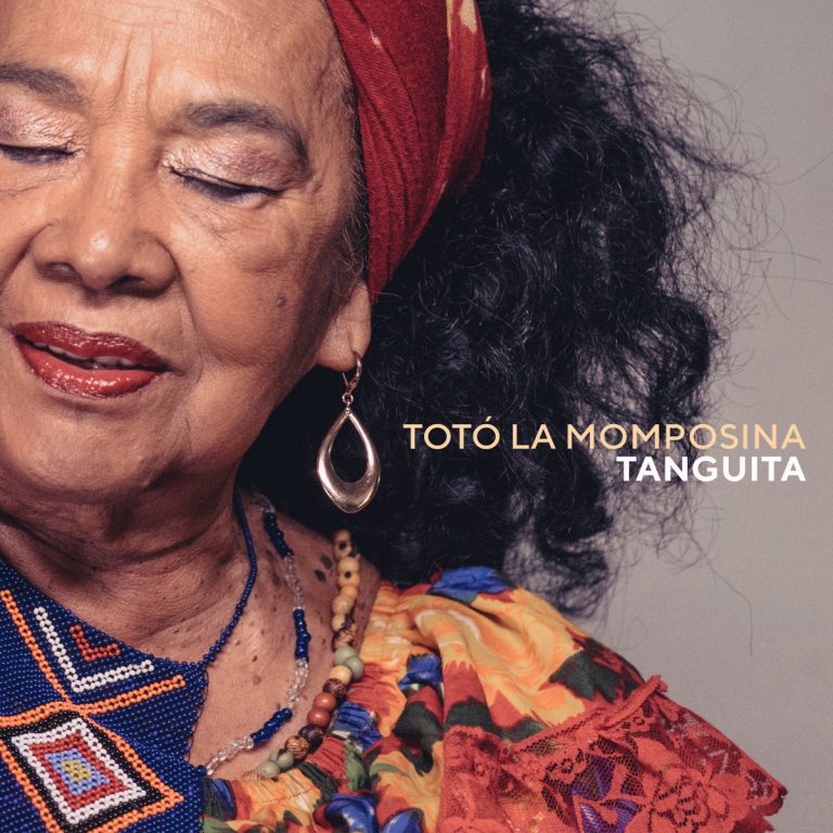 Εξώφυλλο του σινγκλ “Tanguita” [Τανγκίτα] (Astar Artes Recordings, 2020): η Κολομβιανή κανταδόρα Totó la Momposina [Τοτό λα Μομποσίνα] (1940-2026) ερμήνευσε α καπέλλα ένα νανούρισμα της αφροκολομβιανής προφορικής παράδοσης, χωρίς τα κρουστά που συνόδευαν συνήθως τις ερμηνείες της.