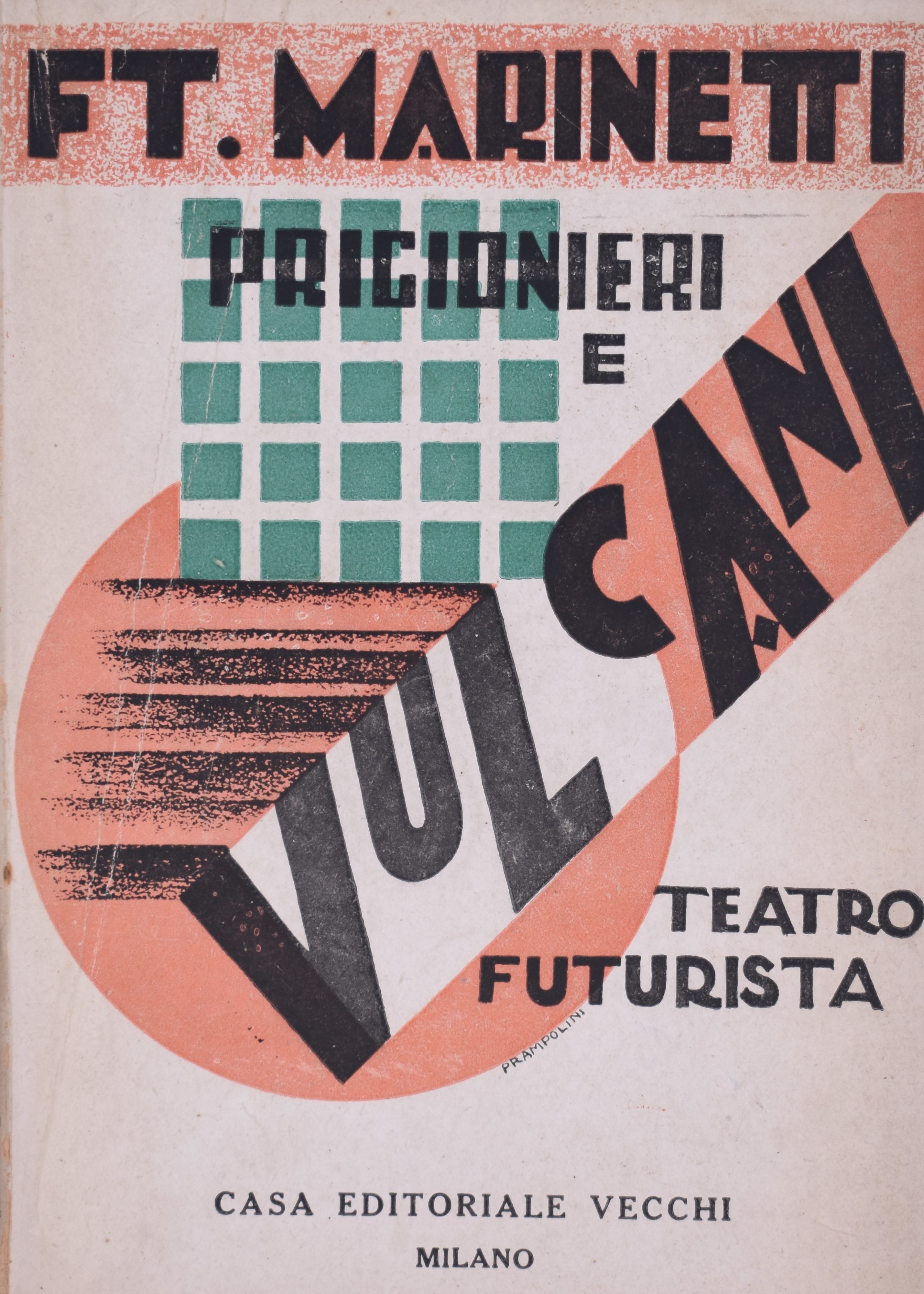 Filippo Tommaso Marinetti, Prigionieri e vulcani: Teatro futurista con scene dinamiche (tricromie) di Enrico Prampolini e intermezzi musicali di Franco Casavola [Αιχμάλωτοι και ηφαίστεια: Φουτουριστικό θέατρο με δυναμικές σκηνές (τριχρωμίες) του Enrico Prampolini και μουσικά ιντερμέδια του Franco Casavola], πρώτη έκδοση, Μιλάνο: Vecchi, 1927. Ο τόμος τεκμηριώνει τη φουτουριστική αντίληψη του θεάτρου ως ολοκληρωτικού θεάματος: κείμενο (Marinetti), σκηνική εικόνα (Enrico Prampolini) και μουσική (Franco Casavola [Φράνκο Καζαβόλα]) σε ενιαία σύλληψη.