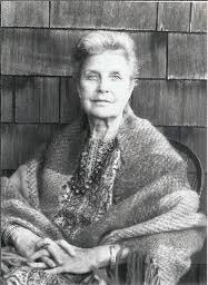 Η Mary Starks Whitehouse, πρωτοπόρος της Αυθεντικής Κίνησης (Authentic Movement). Η προσέγγισή της επηρέασε σημαντικά τη θεωρία και την πρακτική της χοροθεραπείας.
