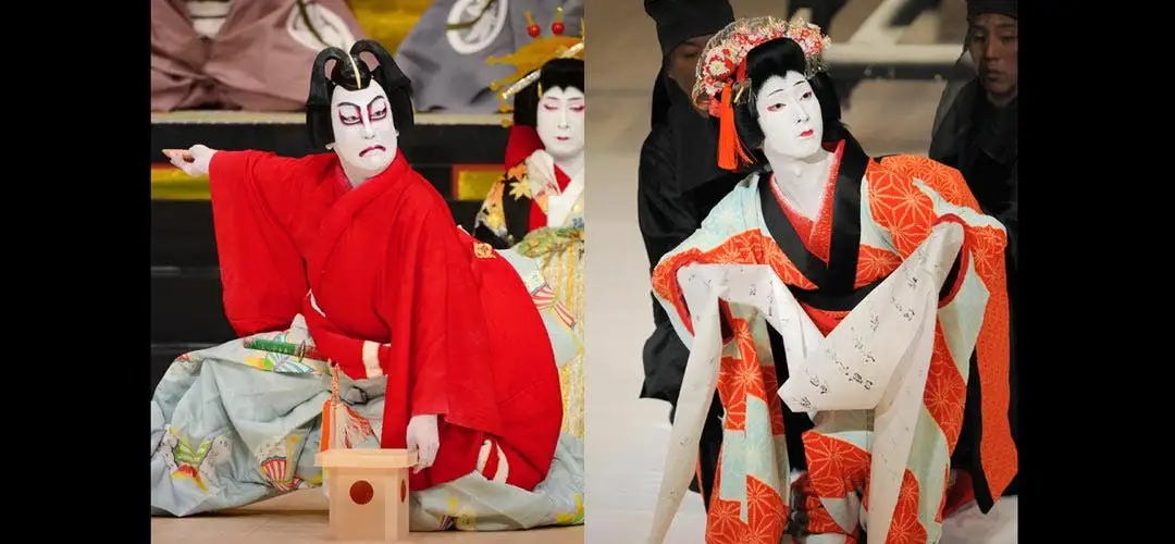 Ηθοποιοί του θεάτρου Καμπούκι [Kabuki] με το χαρακτηριστικό μακιγιάζ κουμαντόρι [kumadori], το οποίο χαρακτηρίζεται από υπερβολικές γραμμές προσώπου, πάνω σε λευκή βάση ψιμυθίου από σκόνη ρυζιού [οσιρόι]. Τα χρώματα του κουμαντόρι λειτουργούν ως κωδικοποιημένο σύστημα: το κόκκινο δηλώνει πάθος και ηρωισμό, το μπλε ή μαύρο τον ραδιούργο χαρακτήρα, το πράσινο ή καφέ το υπερφυσικό και το μωβ την ευγένεια.