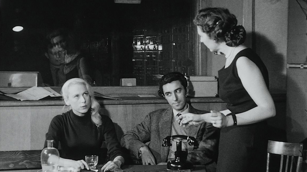 Το γαλλικό φιλμ Το Ψυχόδραμα [Le Psychodrame] του 1956 φέρει την υπογραφή του σκηνοθέτη Roberto Rossellini [Ρομπέρτο Ροσσελλίνι]. Η ταινία καταγράφει τη διεξαγωγή τριών συνεδριών που οργανώνει ο καθηγητής Jacob Moreno, ο οποίος επινόησε το ψυχόδραμα. Μέσα από το συγκεκριμένο έργο, ο Rossellini μελετά το ψυχόδραμα ως μια τεχνική ερμηνείας. Παράλληλα, η ταινία αναδεικνύει τις δυνατότητες που προσφέρει η τηλεόραση ως μέσο εκπαίδευσης.