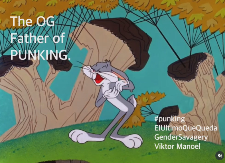 "[[#Μπαγκς Μπάνι [Bugs Bunny]#]]: Ο [[#πραγματικός [OG]#]] πατέρας του Punking". Ο [[#Viktor Manoel#]] παρουσιάζει μία εικόνα του [[#Μπαγκς Μπάνι [Bugs Bunny]#]] - χαρακτήρας ο οποίος με την κινησιολογία του ενέπνευσε το Punking (μετέπειτα Whacking/Waacking) και τα επιμέρους στοιχεία του, όπως είναι το ποζάρισμα πάνω στη [[#μουσική [Posing]#]].